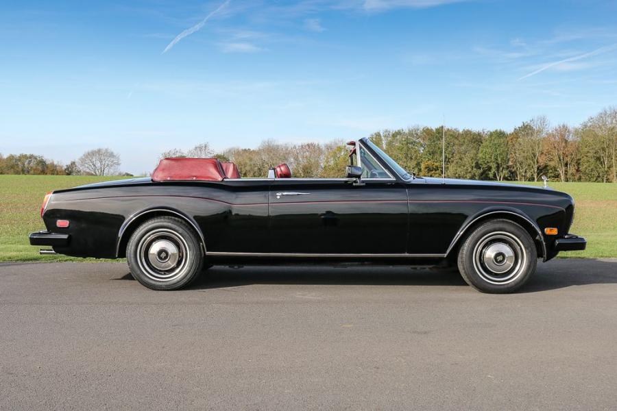  Rolls-Royce Corniche Cabriolet 1981 года  (фото 26 из 36)